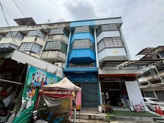 Gewerbefläche zum Kauf mit 4 Zimmer in Chom Thong, Bangkok