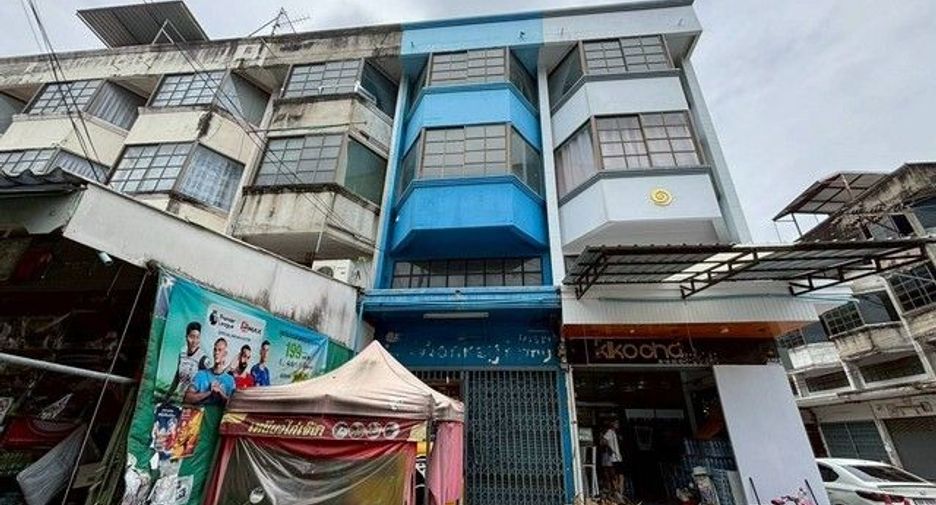 For sale 4 bedrooms retail Space in Chom Thong, Bangkok