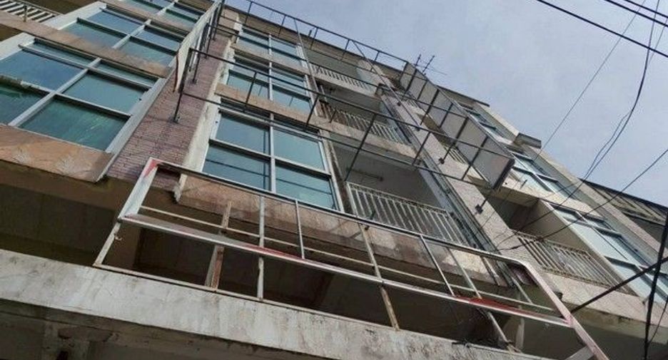 For sale 5 bedrooms retail Space in Nong Khaem, Bangkok
