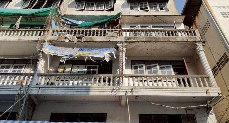 Local comercial en venta de 4 habitaciones en Thung Khru, Bangkok