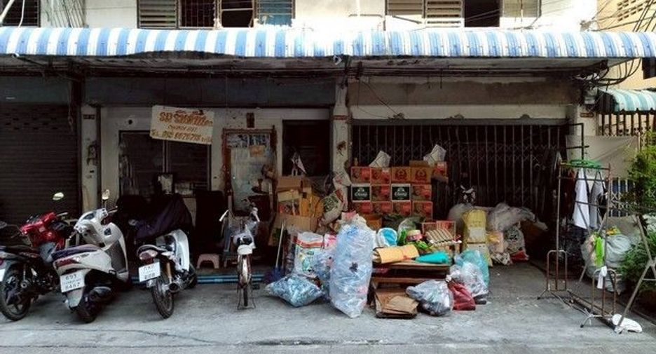 Local comercial en venta de 4 habitaciones en Thung Khru, Bangkok