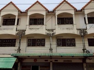 For sale 3 bedrooms retail Space in Nong Khaem, Bangkok