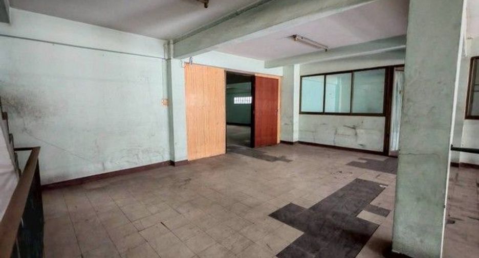 Local comercial en venta de 3 habitaciones en Chom Thong, Bangkok