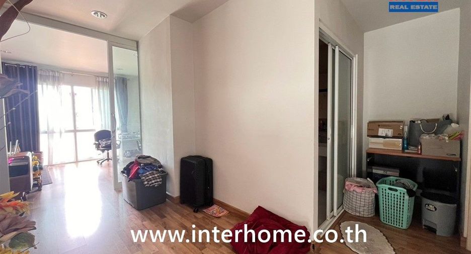 For sale 4 bedrooms townhouse in Mueang Nonthaburi, Nonthaburi