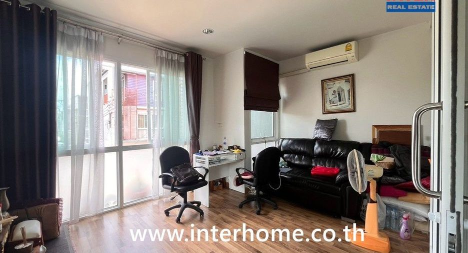 For sale 4 bedrooms townhouse in Mueang Nonthaburi, Nonthaburi