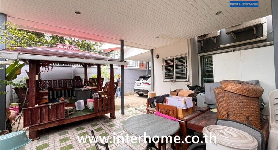 For sale 4 bedrooms townhouse in Mueang Nonthaburi, Nonthaburi