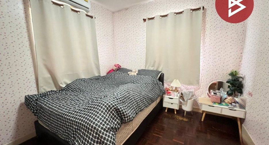 For sale 3 bedrooms house in Nakhon Chai Si, Nakhon Pathom