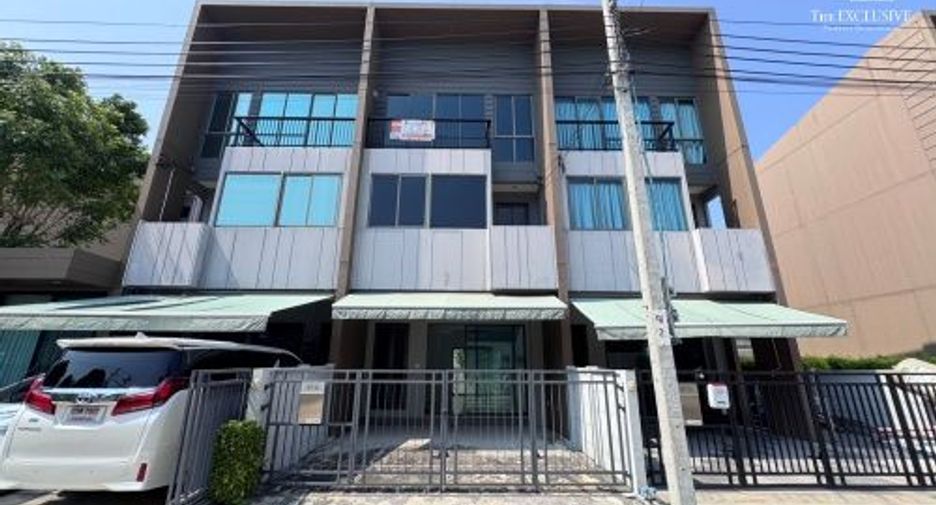 For sale 3 ベッドルーム townhouse in Bang Kruai, Nonthaburi