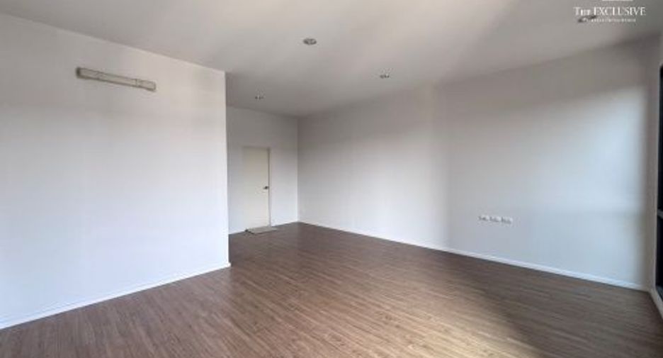 For sale 3 ベッドルーム townhouse in Bang Kruai, Nonthaburi