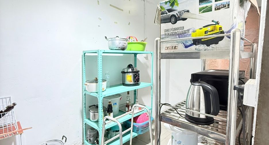 Local comercial en venta de 5 habitaciones en Taling Chan, Bangkok
