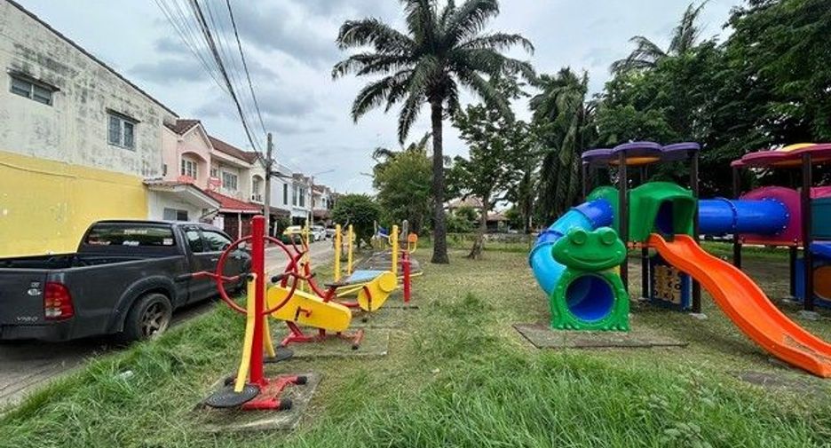 Haus zum Kauf mit 3 Zimmer in Bang Bua Thong, Nonthaburi