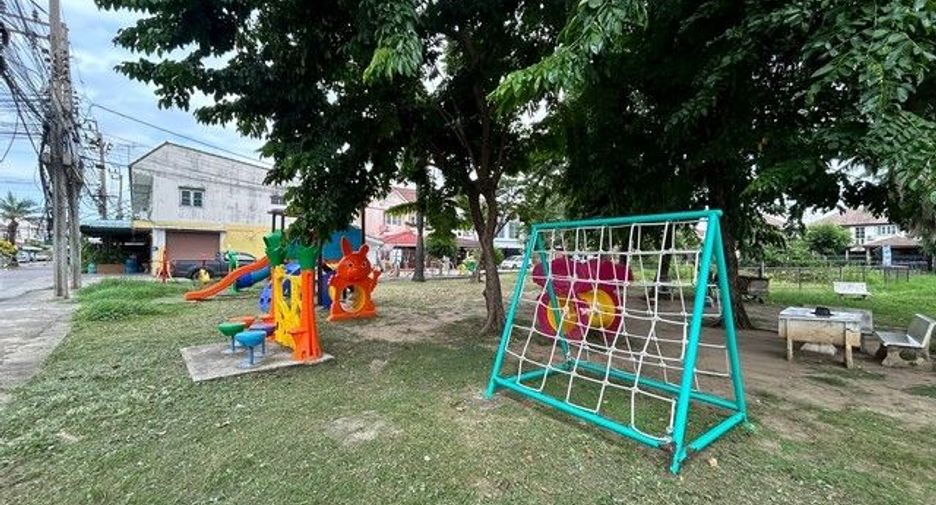 Haus zum Kauf mit 3 Zimmer in Bang Bua Thong, Nonthaburi