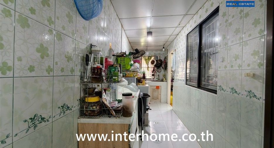 For sale 3 bedrooms townhouse in Khlong Luang, Pathum Thani