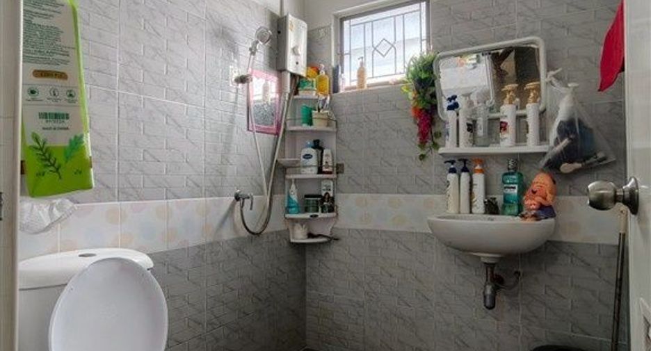 For sale 3 bedrooms townhouse in Khlong Luang, Pathum Thani