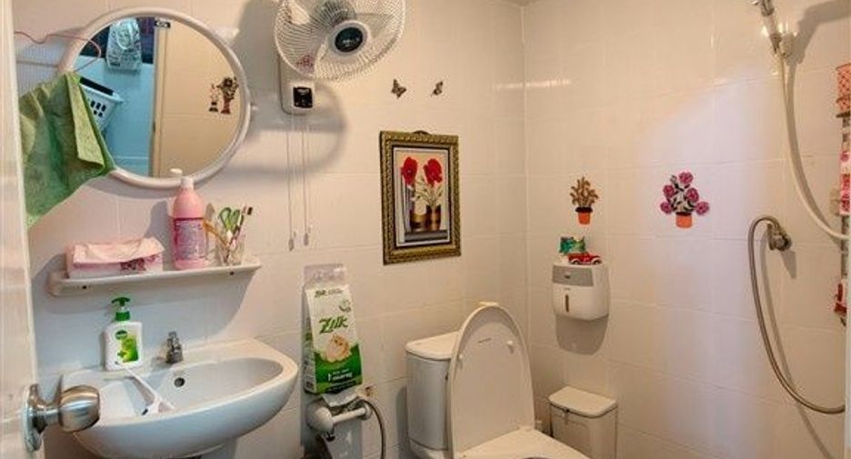 For sale 3 bedrooms townhouse in Khlong Luang, Pathum Thani