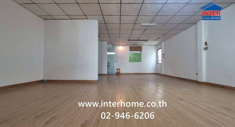 À vendre 3 chambres maison de ville à Mueang Nonthaburi, Nonthaburi