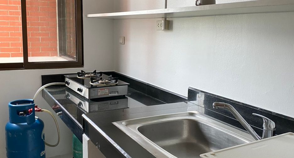 For rent 3 bedrooms condo in Watthana, Bangkok