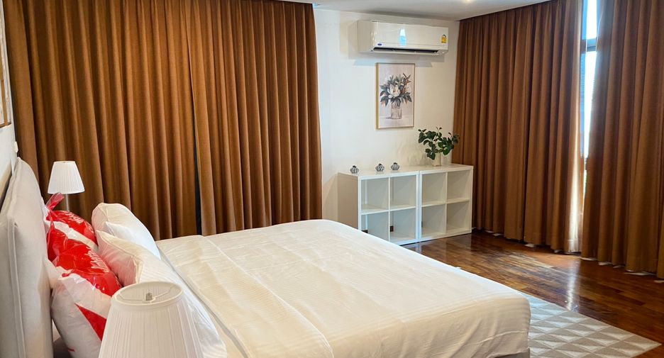 For rent 3 bedrooms condo in Watthana, Bangkok