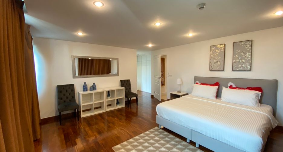 For rent 3 bedrooms condo in Watthana, Bangkok