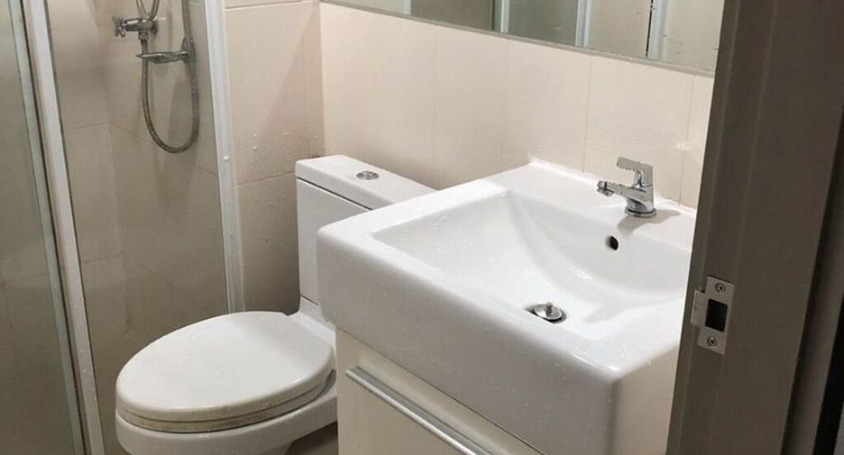 For rent 1 bed condo in Mueang Samut Prakan, Samut Prakan