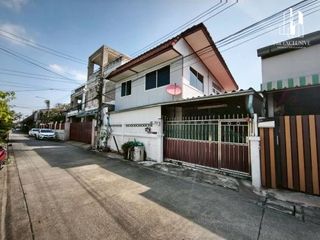 Haus zum Kauf mit 4 Zimmer in Mueang Nonthaburi, Nonthaburi