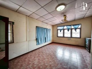 Haus zum Kauf mit 4 Zimmer in Mueang Nonthaburi, Nonthaburi