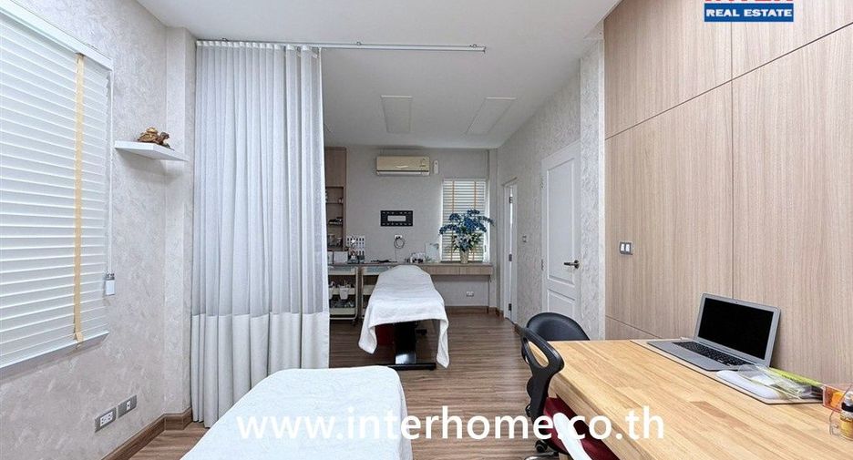 Casa en venta de 4 habitaciones en Lat Krabang, Bangkok