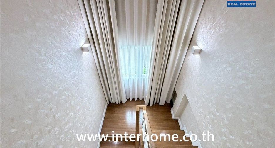 Casa en venta de 4 habitaciones en Lat Krabang, Bangkok