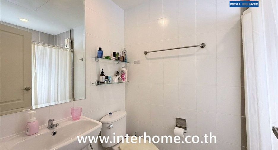 Casa en venta de 4 habitaciones en Lat Krabang, Bangkok