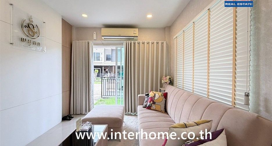 Casa en venta de 4 habitaciones en Lat Krabang, Bangkok