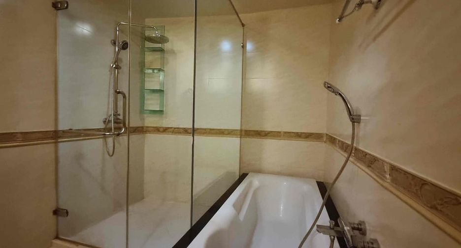 For sale 3 bedrooms condo in Bang Lamung, Chonburi