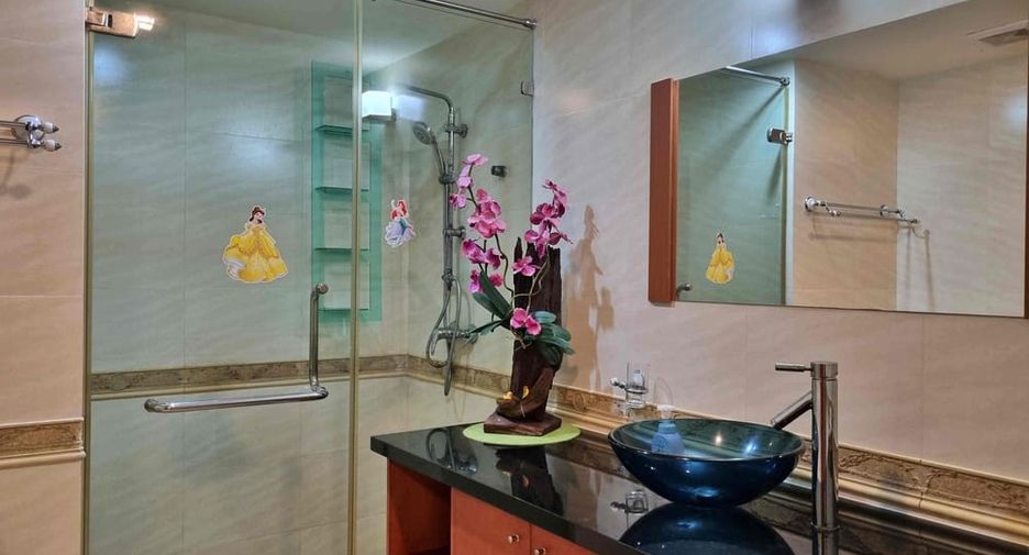 For sale 3 bedrooms condo in Bang Lamung, Chonburi