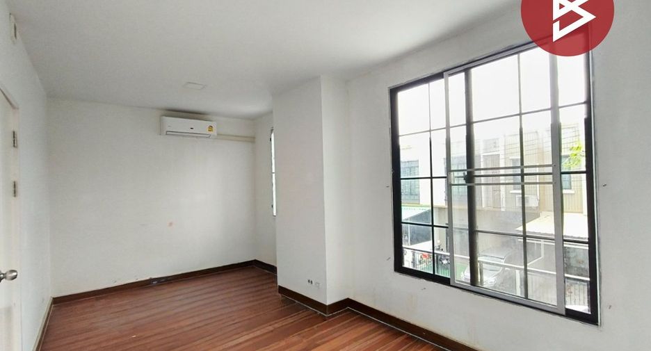 For rent and for sale 3 bedrooms townhouse in Prawet, Bangkok