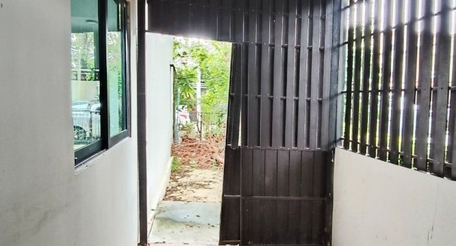For rent and for sale 3 bedrooms townhouse in Prawet, Bangkok