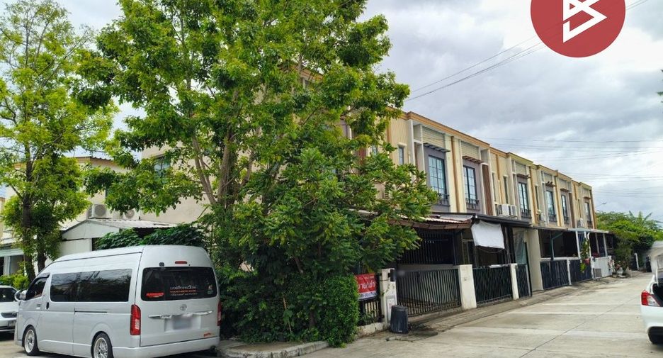 For rent and for sale 3 bedrooms townhouse in Prawet, Bangkok