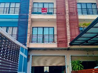 Local comercial en venta de 3 habitaciones en Bang Phli, Samut Prakan
