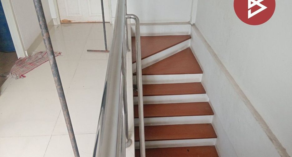 Local comercial en venta de 3 habitaciones en Bang Phli, Samut Prakan
