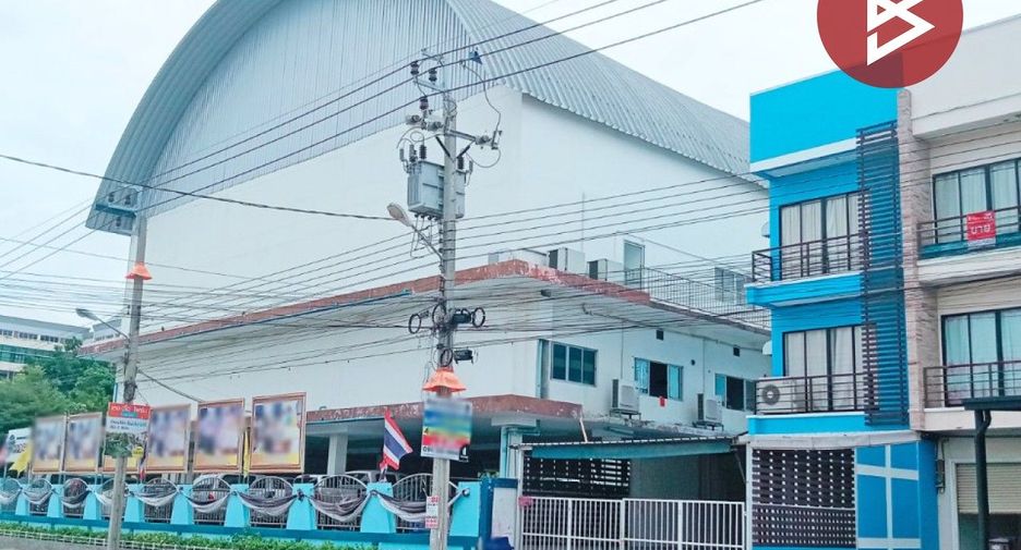 Local comercial en venta de 3 habitaciones en Bang Phli, Samut Prakan