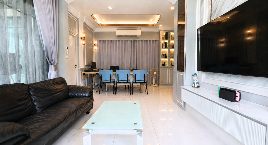 Casa en venta de 5 habitaciones en Khan Na Yao, Bangkok