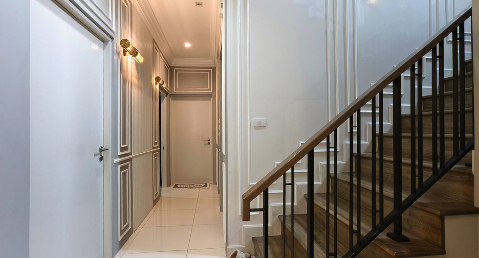 Casa en venta de 5 habitaciones en Khan Na Yao, Bangkok
