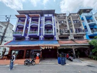 For sale 3 bedrooms retail Space in Bang Phli, Samut Prakan