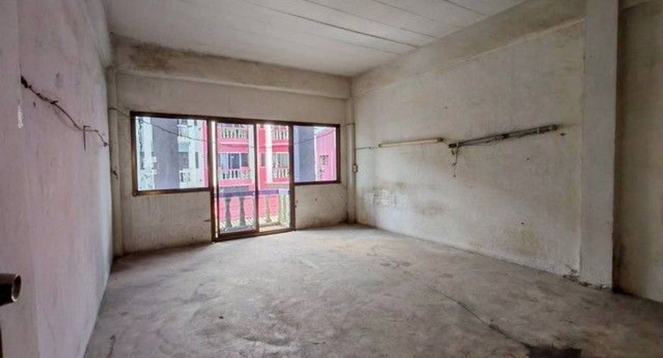 For sale 3 bedrooms retail Space in Bang Phli, Samut Prakan