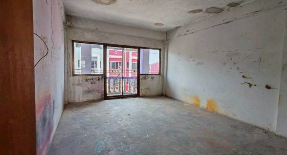 For sale 3 bedrooms retail Space in Bang Phli, Samut Prakan
