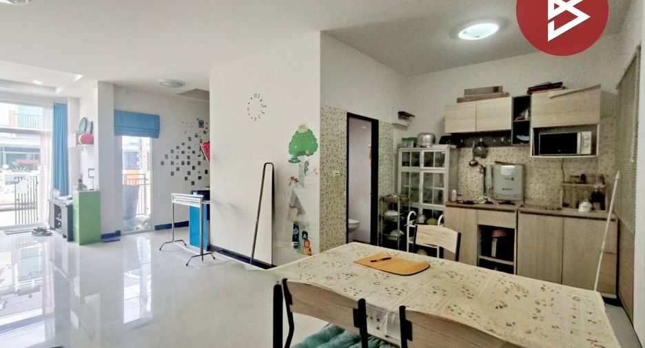 À vendre 3 chambres maison de ville à Mueang Samut Prakan, Samut Prakan