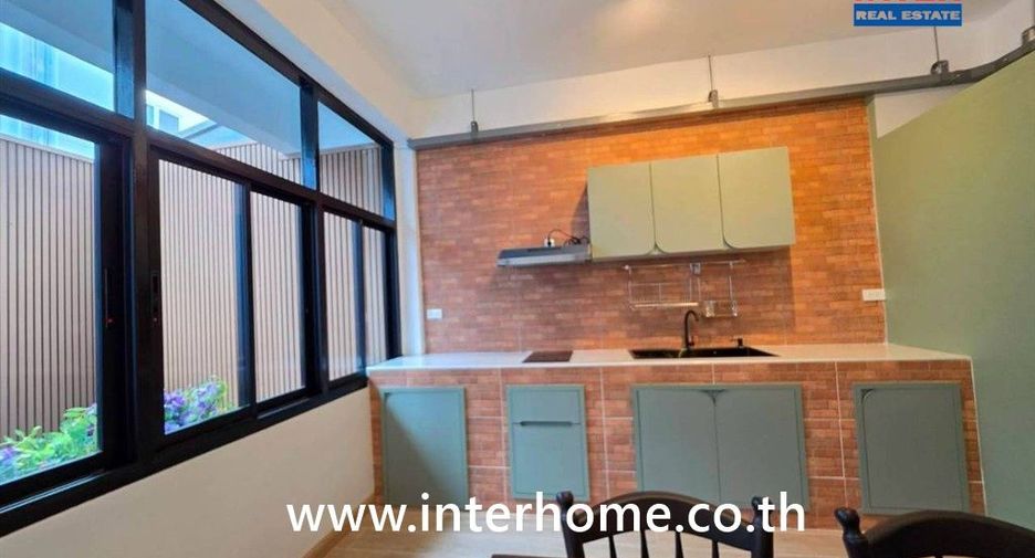 Casa adosada en venta de 2 habitaciones en Chatuchak, Bangkok