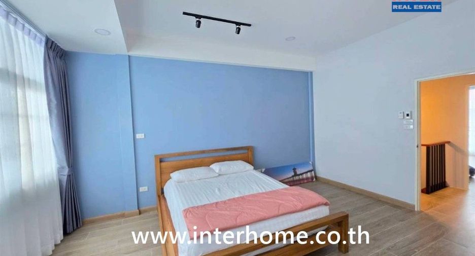 Casa adosada en venta de 2 habitaciones en Chatuchak, Bangkok