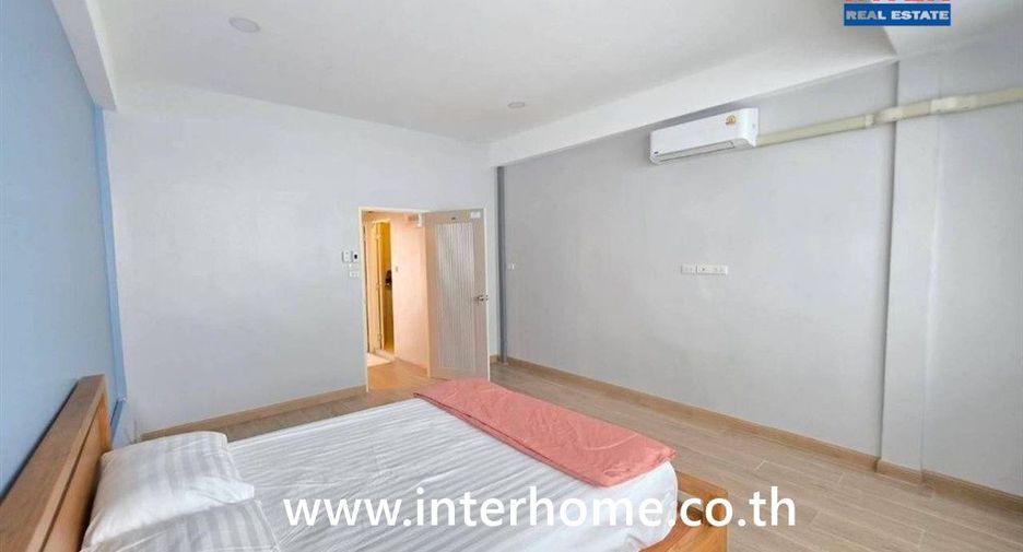 Casa adosada en venta de 2 habitaciones en Chatuchak, Bangkok