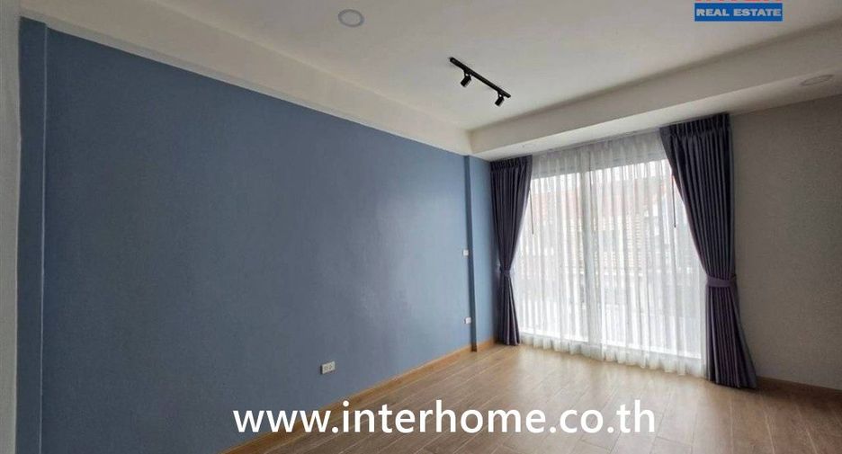 Casa adosada en venta de 2 habitaciones en Chatuchak, Bangkok