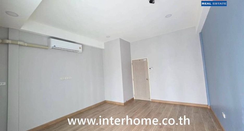 Casa adosada en venta de 2 habitaciones en Chatuchak, Bangkok
