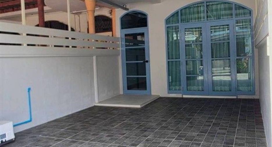 Casa adosada en venta de 2 habitaciones en Chatuchak, Bangkok